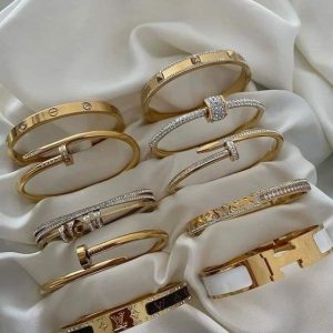 دستبند و بنگل